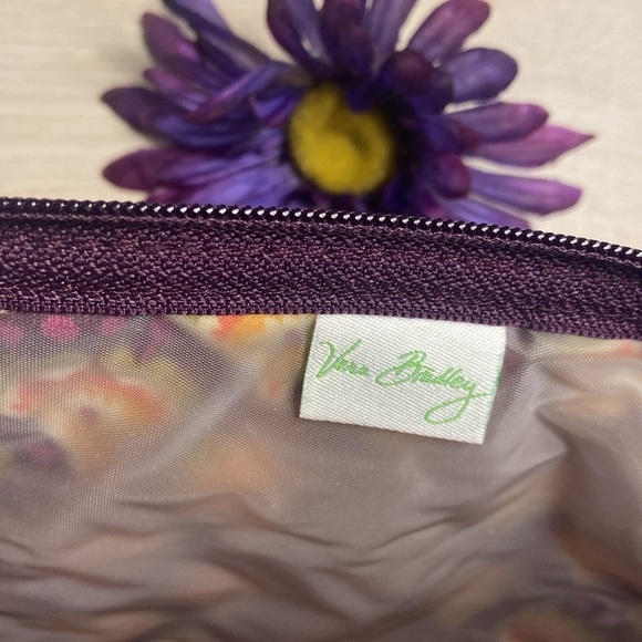 Vera Bradly Make up bag - Picture 5 of 7